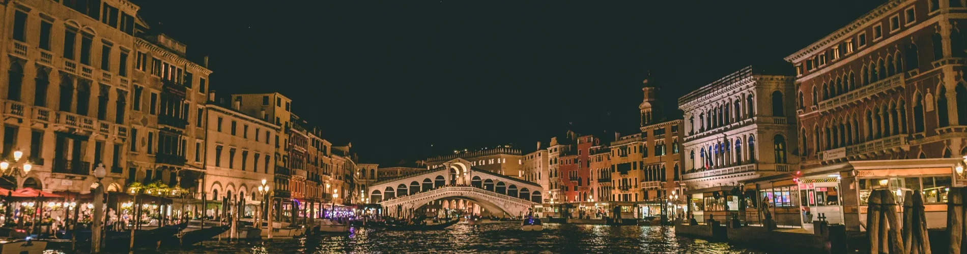 Vista destacada de ITALIA PLUS 2 CON VUELO (Año nuevo)