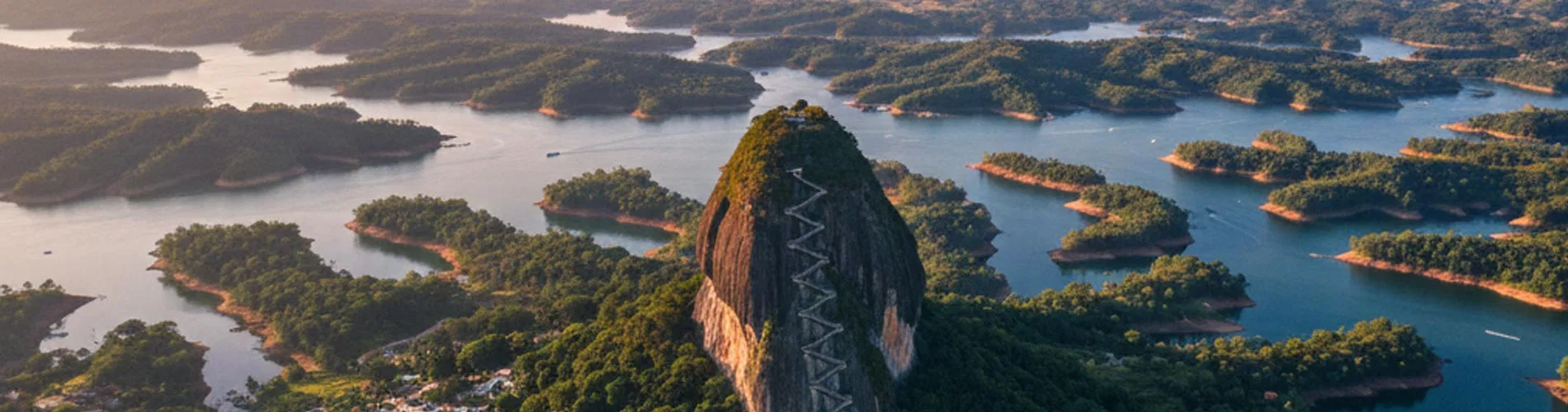 Vista destacada de CORAZÓN COLOMBIANO III EN NAVIDAD DESDE MONTERREY